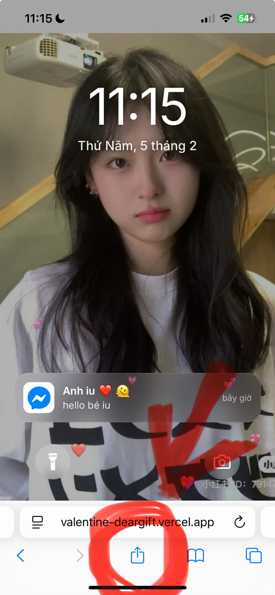 Bước 1: Nhấn Share trong Safari